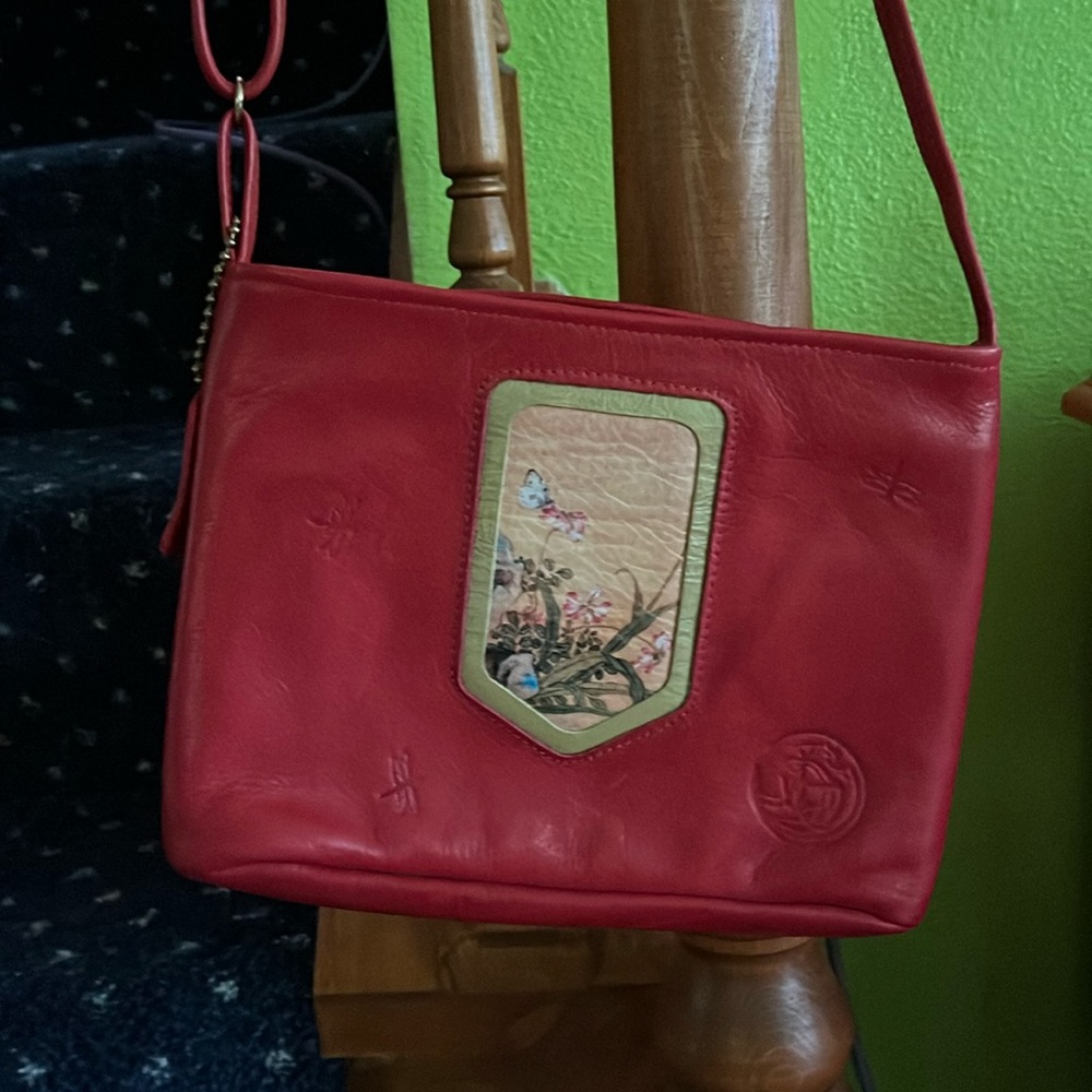 Sophia Bag
8L x 6H art image from Japanese wood block print 50’ adjustable strap